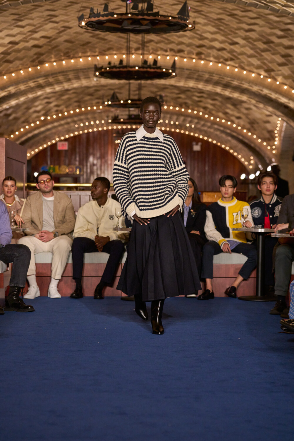 FW24 NYFW RUNWAYFULLLOOK P6 021