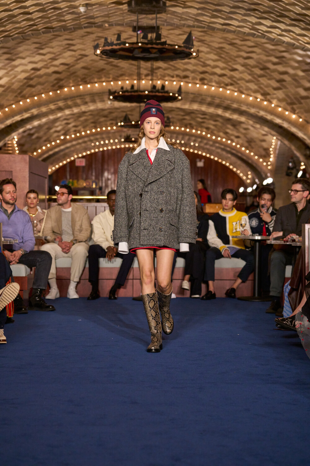 FW24 NYFW RUNWAYFULLLOOK P6 024