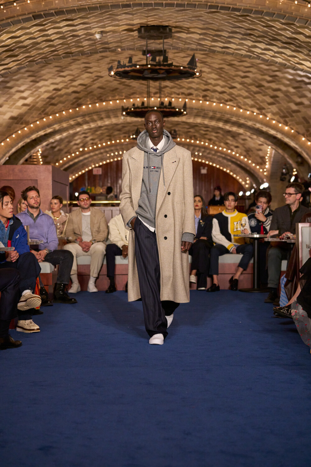 FW24 NYFW RUNWAYFULLLOOK P6 025