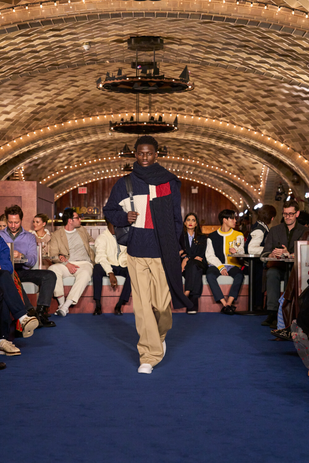 FW24 NYFW RUNWAYFULLLOOK P6 029