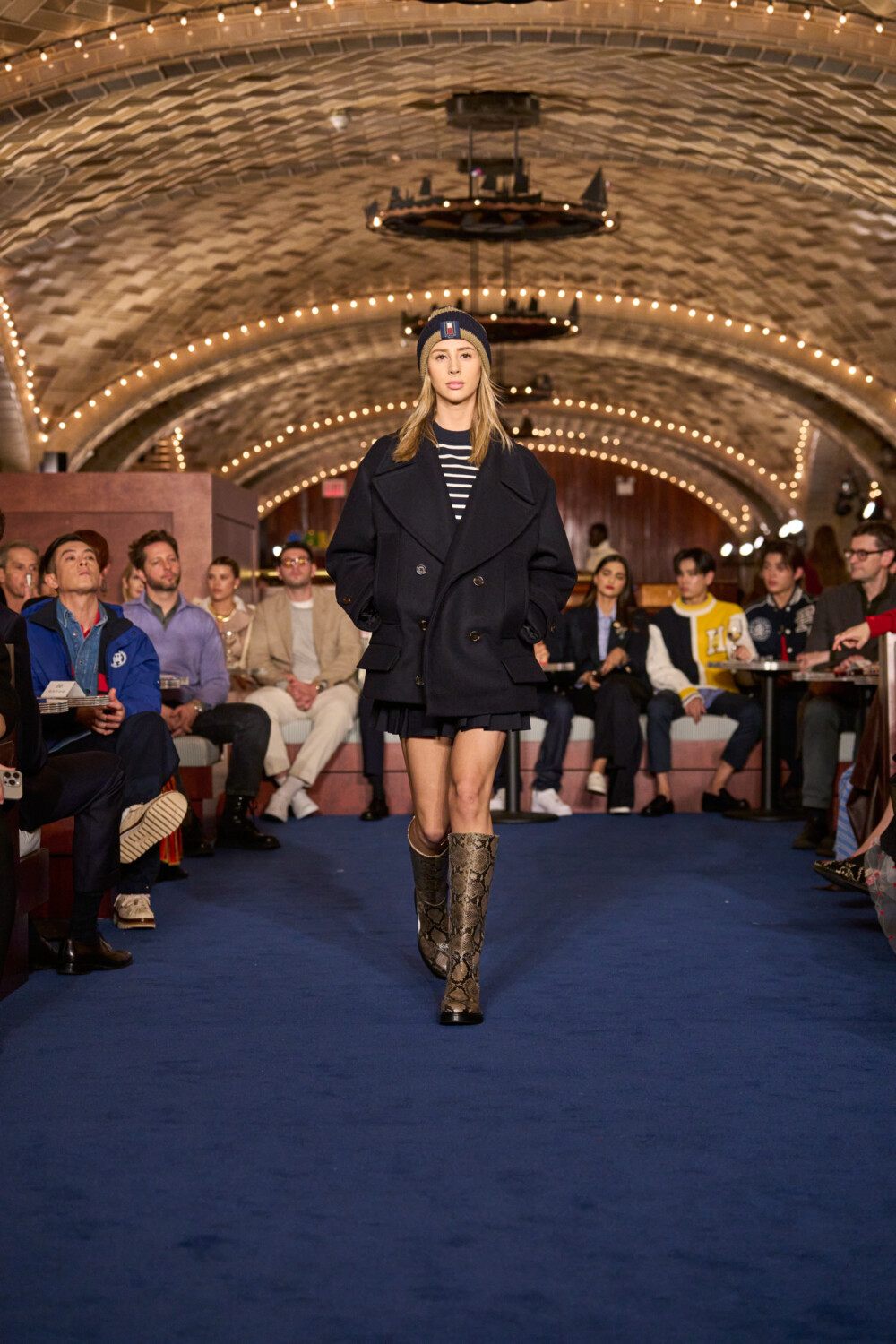 FW24 NYFW RUNWAYFULLLOOK P6 033