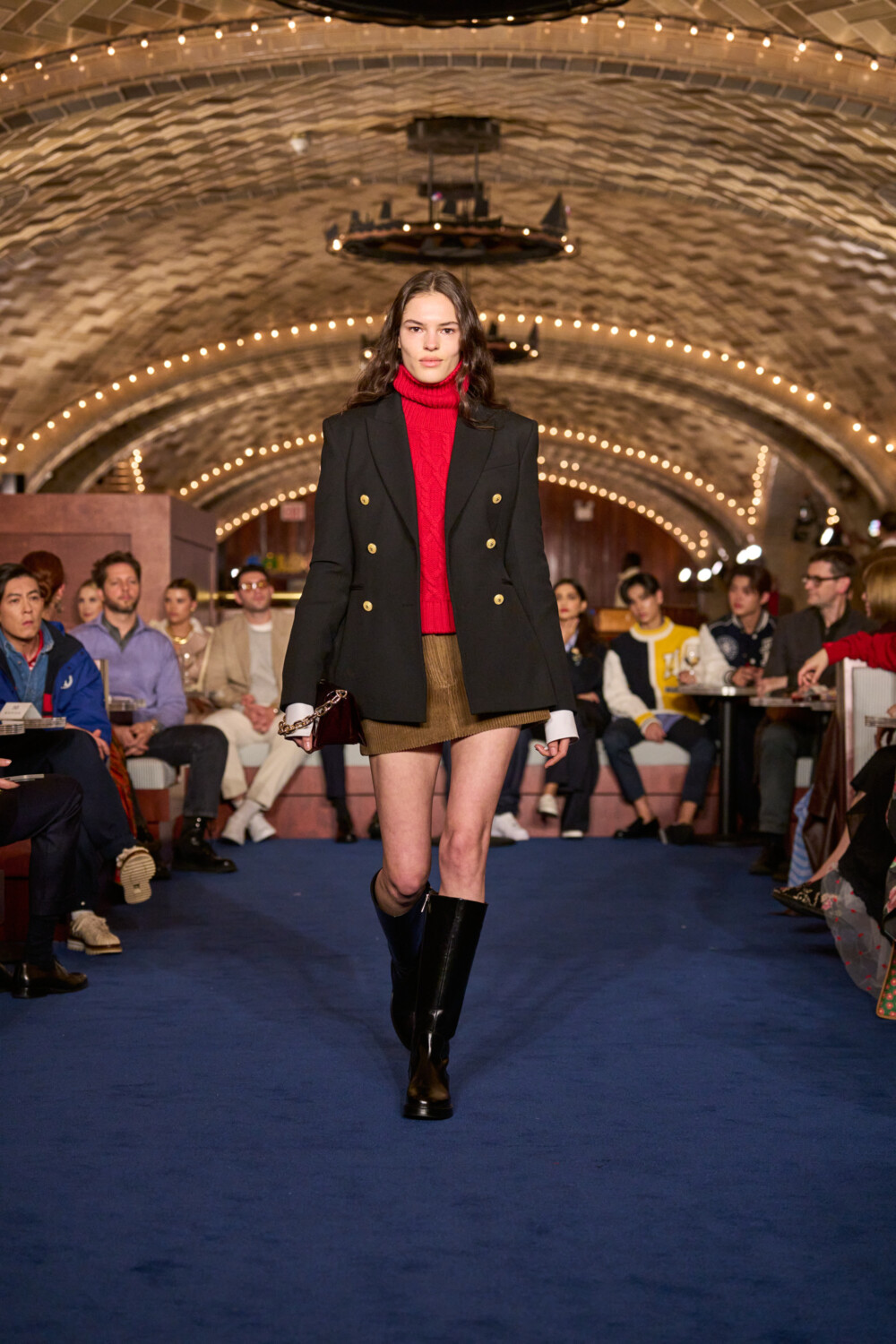 FW24 NYFW RUNWAYFULLLOOK P6 039