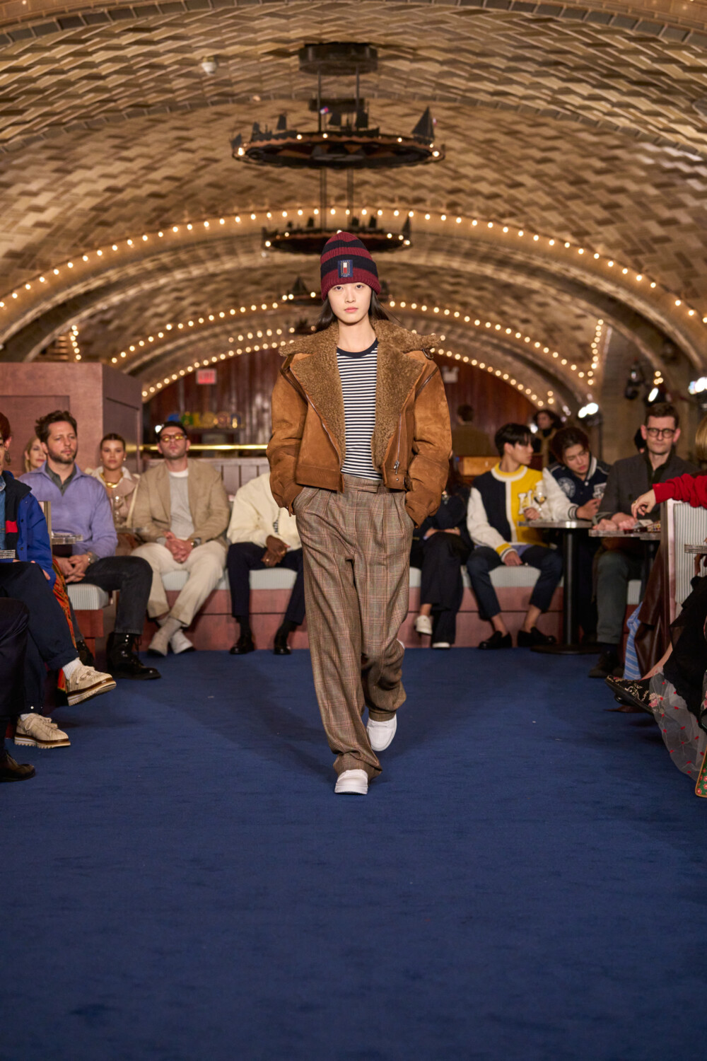 FW24 NYFW RUNWAYFULLLOOK P6 044