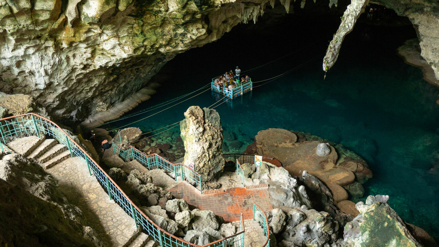 Parque Nacional Los Tres Ojos: lagos, cavernas y áreas verdes enclavadas en el tiempo 8 Los Tres Ojos