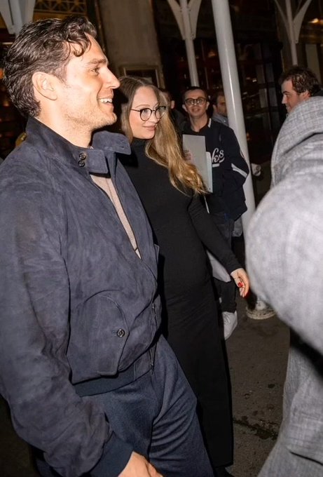 ¿Quién es Natalie Viscuso? La novia de Henry Cavill y con quien espera su primer hijo 2 GLM9wM WIAAh0Q0