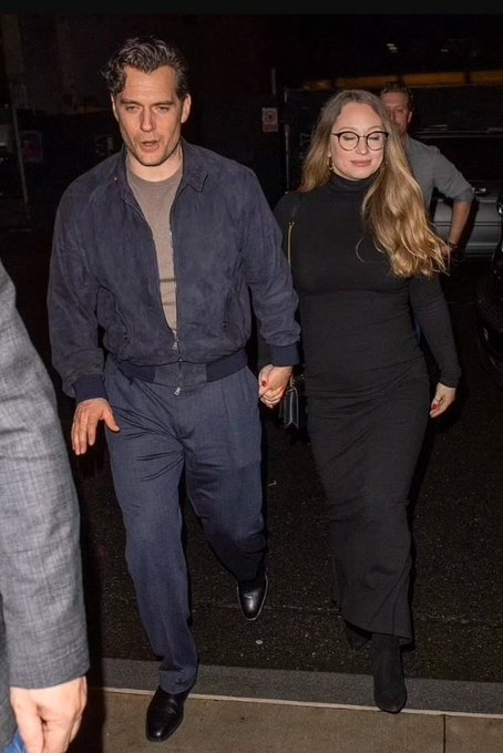 ¿Quién es Natalie Viscuso? La novia de Henry Cavill y con quien espera su primer hijo 1 GLM9wT6WAAAs4hC