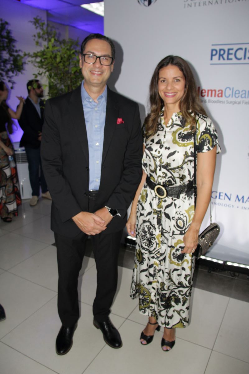 Jose Enrique Perez y Carolyn Jacquez