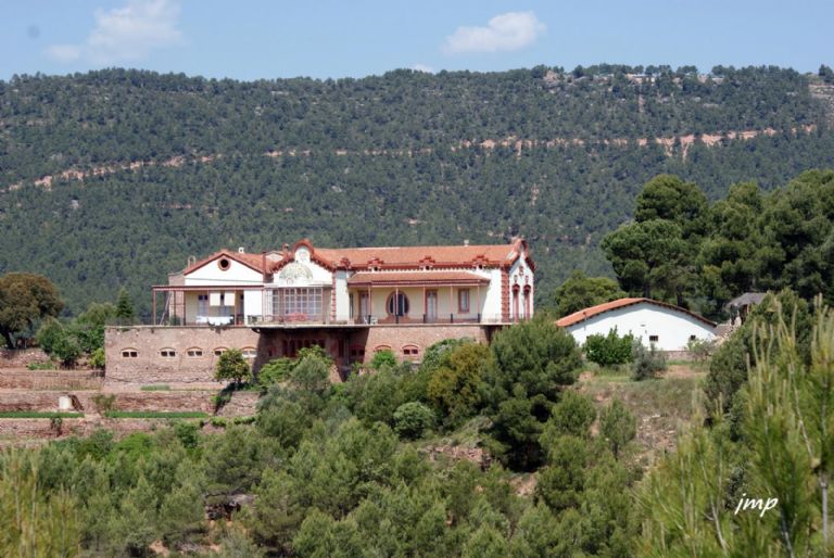 Rauw Alejandro vende la casa que compró a Rosalía 3 Rauw