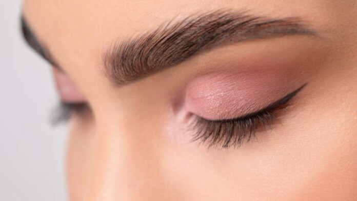 Laminado de cejas