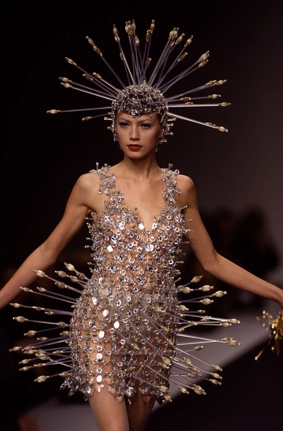 Anya Taylor-Joy y el vestido vintage de Paco Rabanne 2 image 2