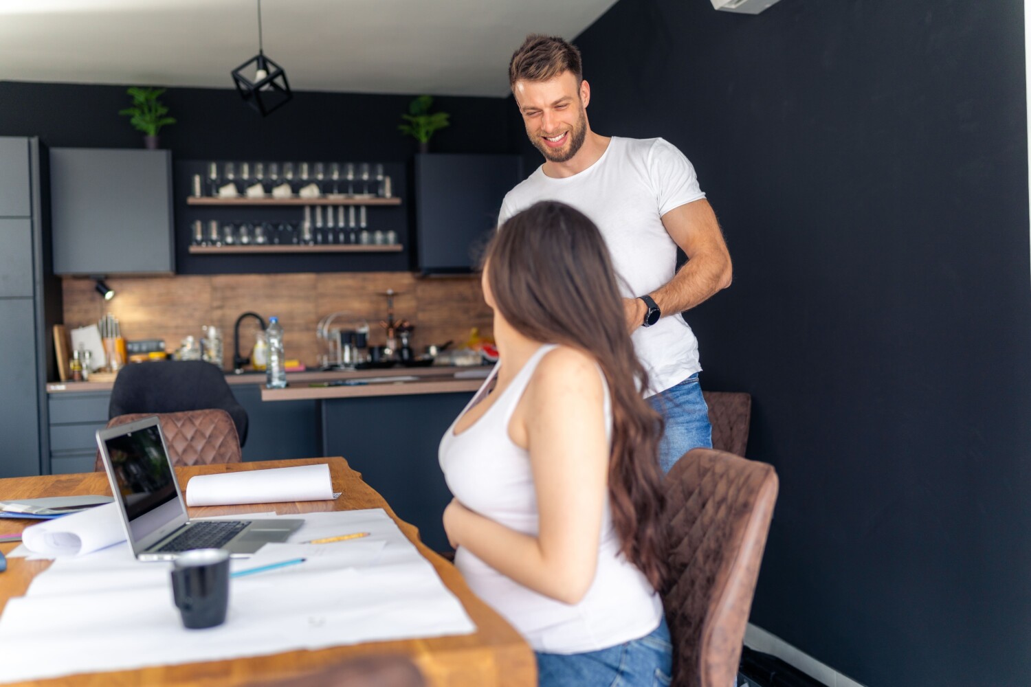 ¿Cómo prepararte financieramente para la llegada del bebé? 3 shutterstock 2348193733