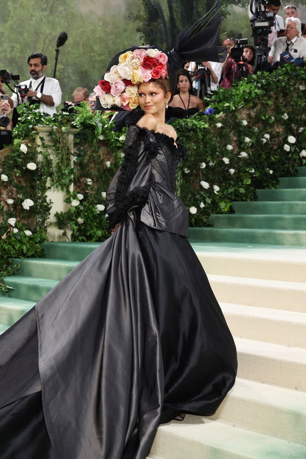 zendaya attends the 2024 met gala celebrating sleeping news photo 1715099608