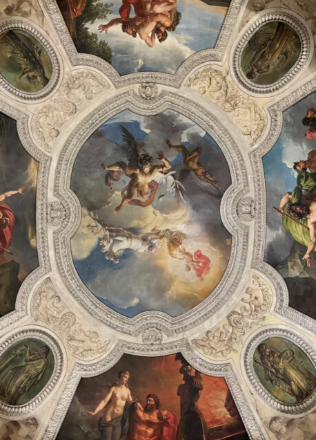 Con el Louvre como escenario, así fue la romántica cita de Kendall Jenner y Bad Bunny 2 foto 0000000920240627102645