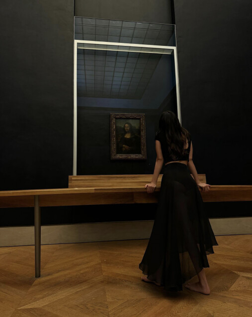 Con el Louvre como escenario, así fue la romántica cita de Kendall Jenner y Bad Bunny 3 louvre