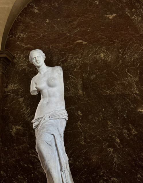 Con el Louvre como escenario, así fue la romántica cita de Kendall Jenner y Bad Bunny 4 Louvre