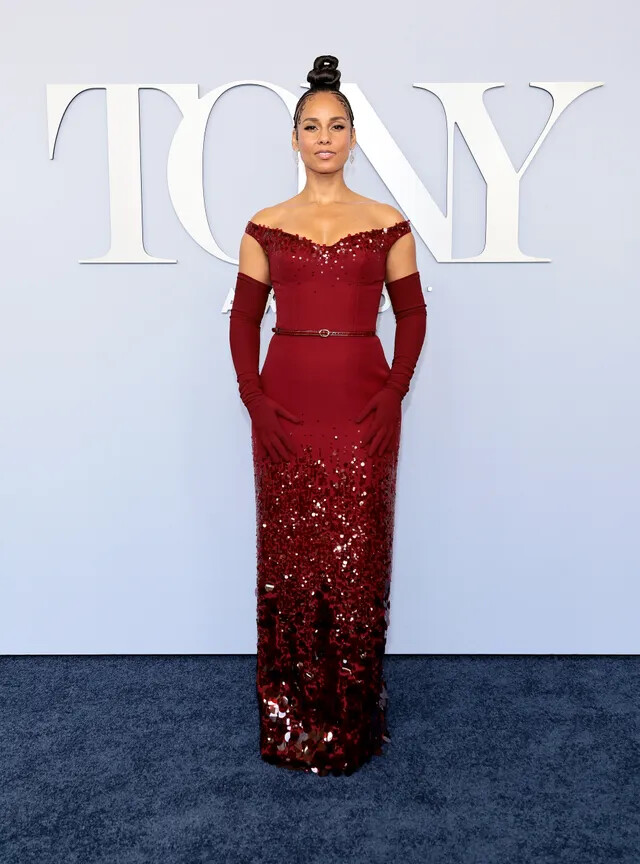 Glamour y color en la alfombra de los premios Tony 2024 2 image 7 3