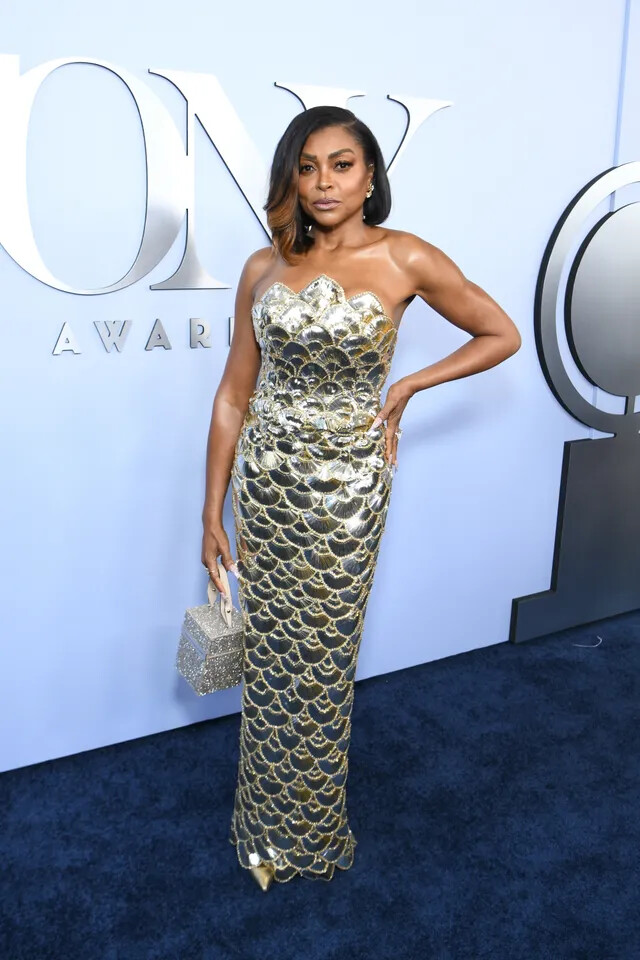 Glamour y color en la alfombra de los premios Tony 2024 6 image 7 8