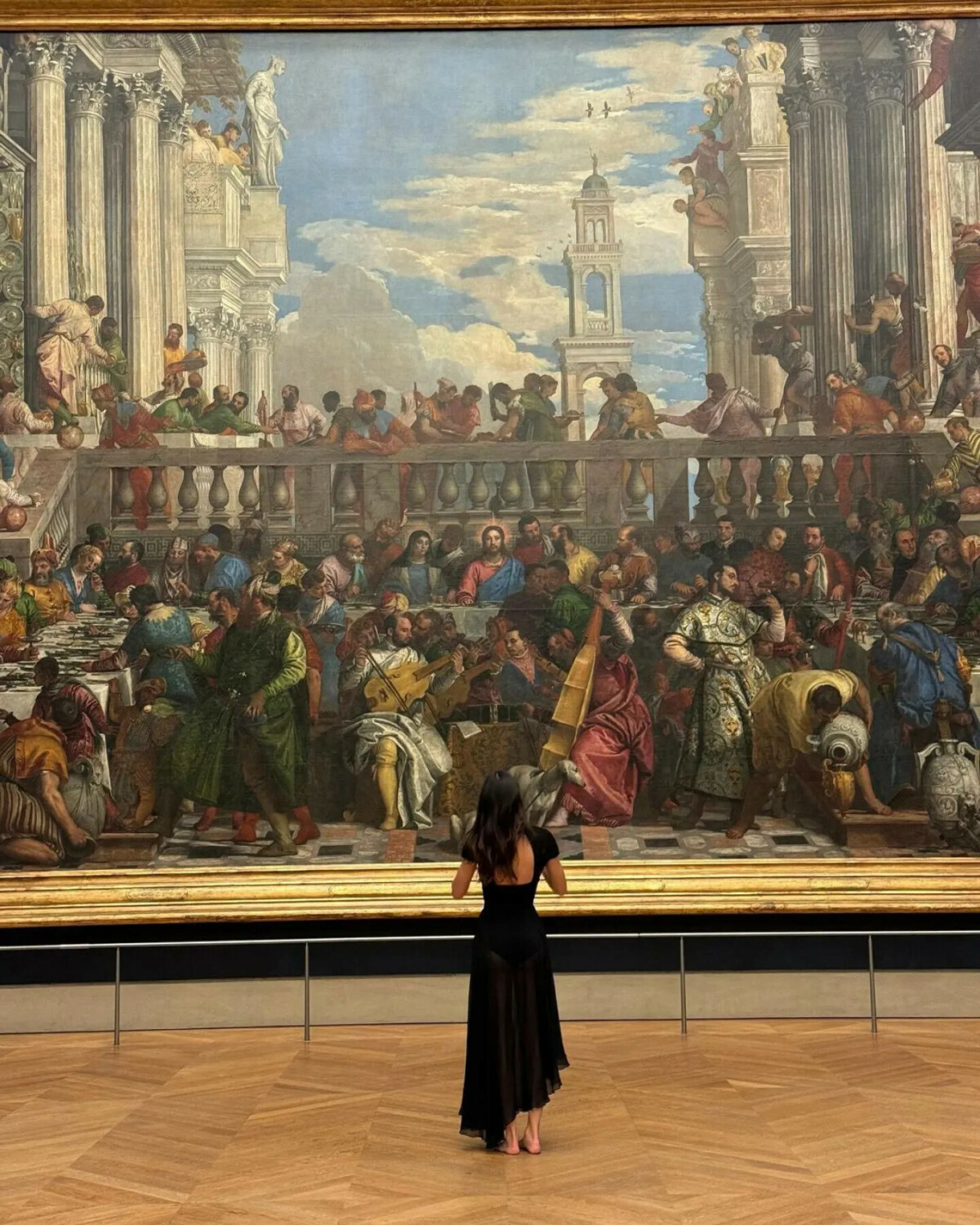 Con el Louvre como escenario, así fue la romántica cita de Kendall Jenner y Bad Bunny 5 image 8 6
