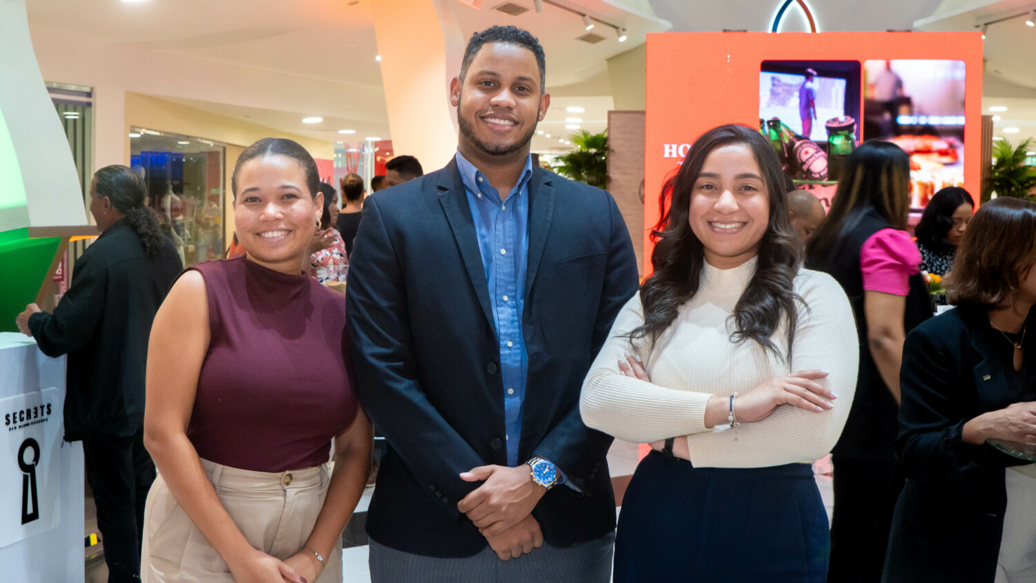 Acrópolis Business Mall Lanza la Campaña “Mesa para Todos” Celebrando su Diversidad Gastronómica 3 Katherine Rodriguez Jose Pichardo Hannerys Castillo