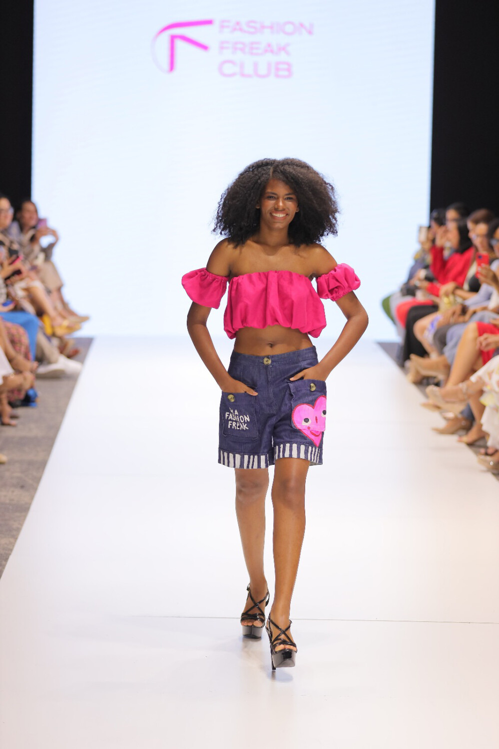 Fashion Freak se une al RDFW y presenta la colección 'Streetstyle', inspirada en la moda urbana de las calles dominicanas 9 WhatsApp Image 2024 10 17 at 11.26.03 AM