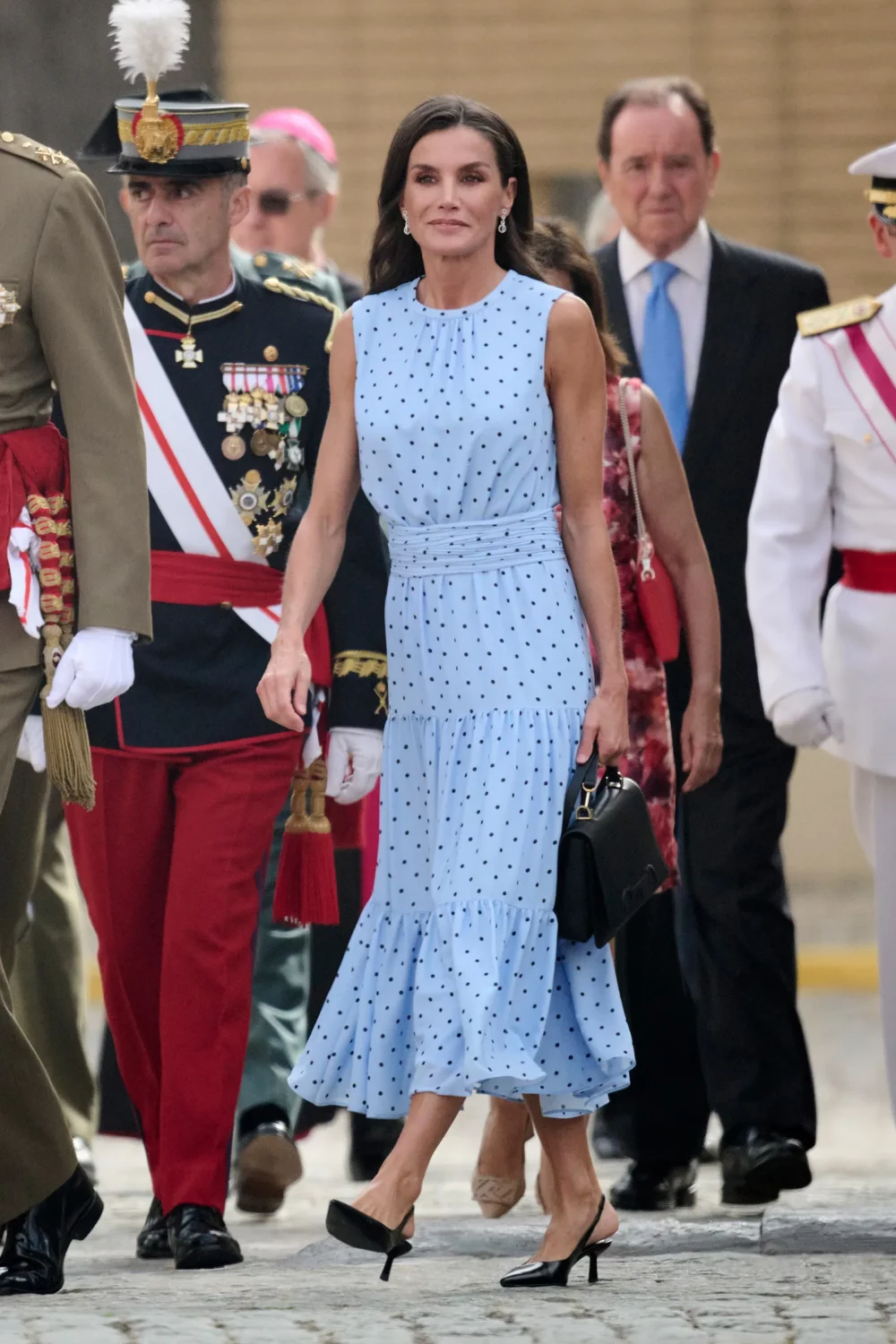 reina letizia vestido lunares azul