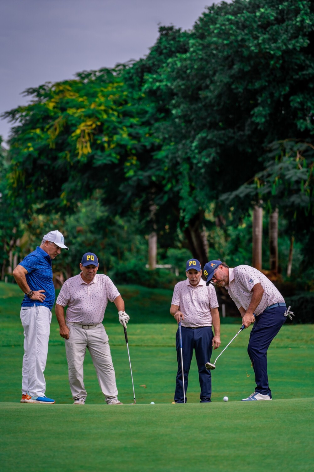 La Asociación PQ celebró su 20avo. Torneo de Golf 3 4 George Nader Socrates Cuello Ferdinando Lamarche y Miguel Roig
