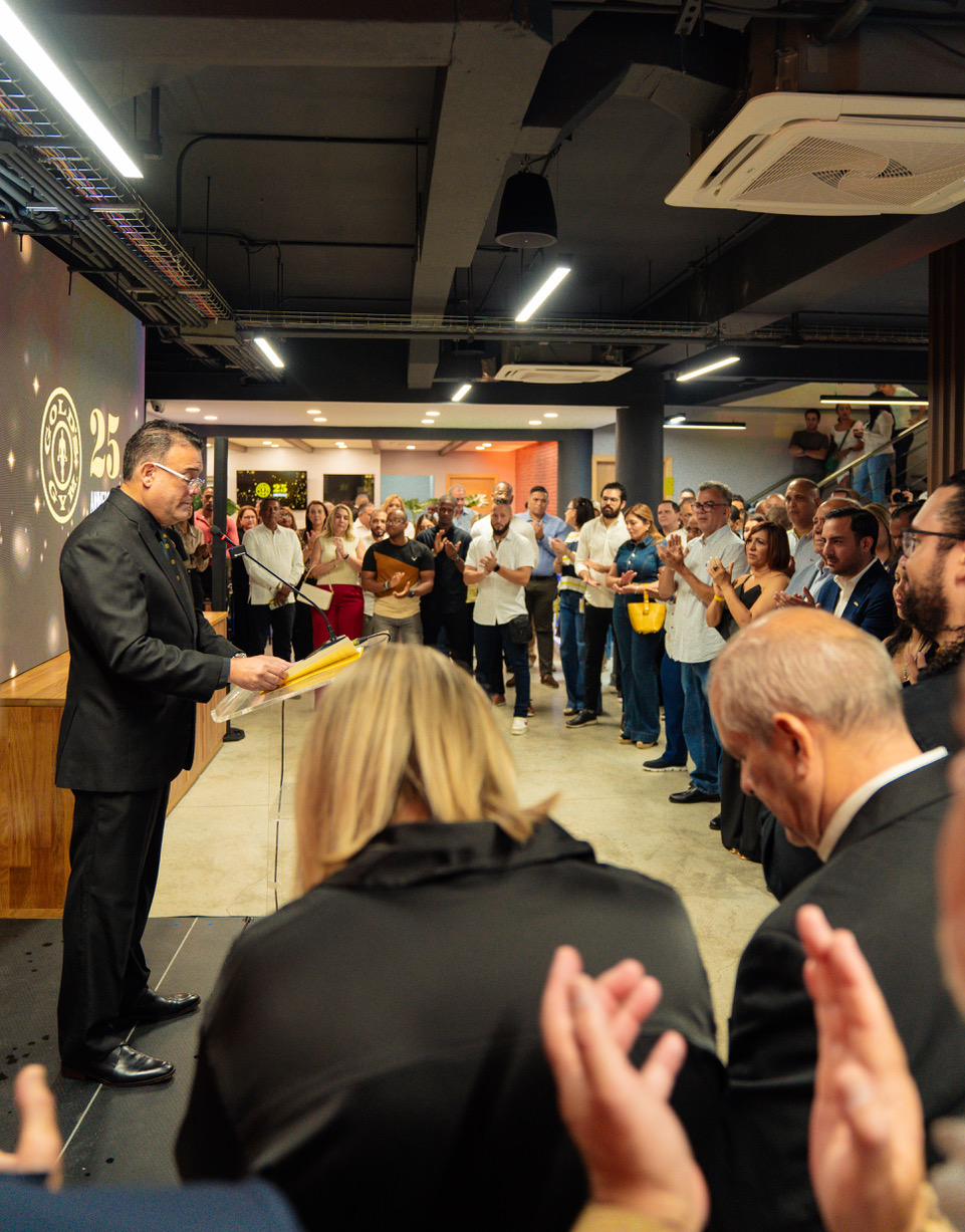 Gold’s Gym celebra 25 años de transformación y bienestar con la reapertura de su sucursal en Evaristo Morales 2 4