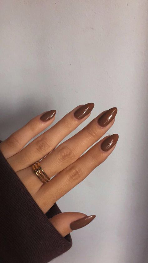 Diseños de uñas 2025: Mocha Mousse 1 2f86b8ad298fe855bb4ffd30792a7c4a 1