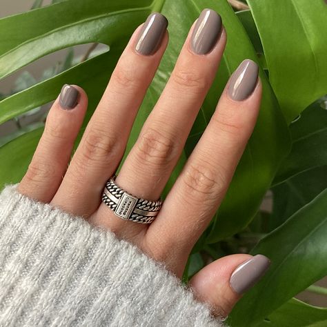 Diseños de uñas 2025: Mocha Mousse 3 534b386e64c0cb102416df3878b4cf2d
