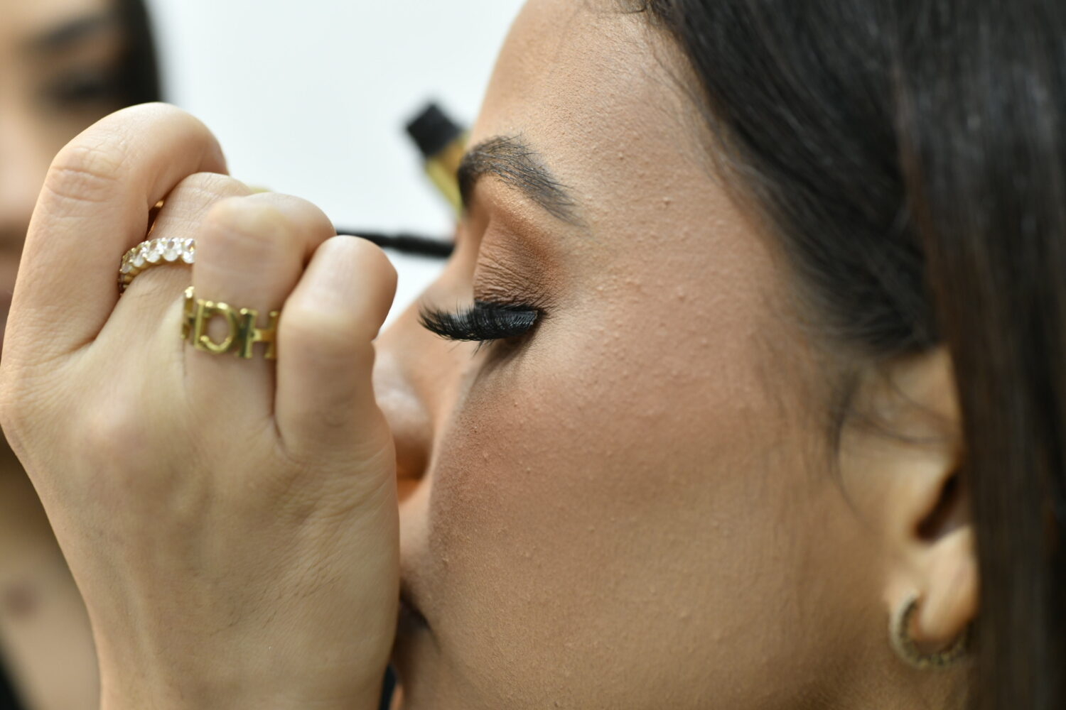 Maquillaje Glam: El look perfecto para deslumbrar en las fiestas navideñas 8 JCP3309