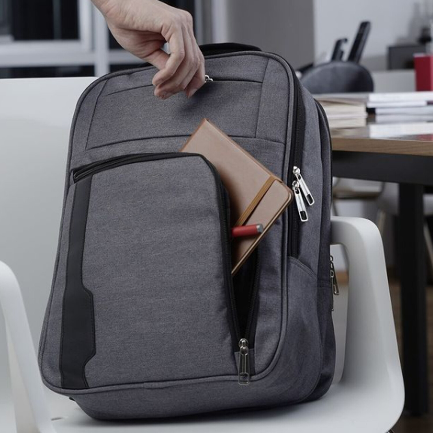 ¿Qué regalarle a un hombre en estas festividades? Opciones para todos los gustos 14 Mochila
