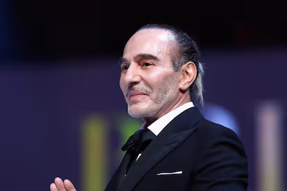John Galliano dice adiós a Maison Margiela tras una década de liderazgo 1 YCSMYYU6YBHD7PG2NVVUSU5BB4