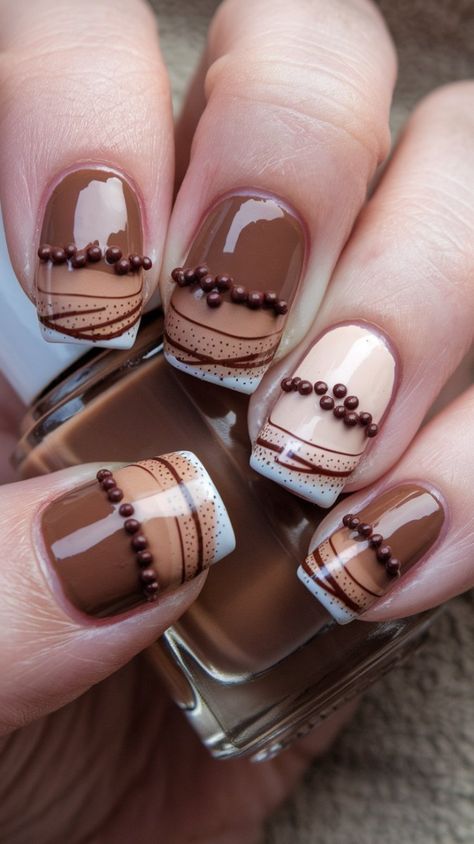 Diseños de uñas 2025: Mocha Mousse 18 a8080aaf39a7c4e57ca14aa9d078f1a9