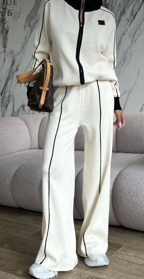 El nuevo athleisure: Donde la comodidad se encuentra con el estilo 4 e70aa591d1c3c565daa47959aa8fd552