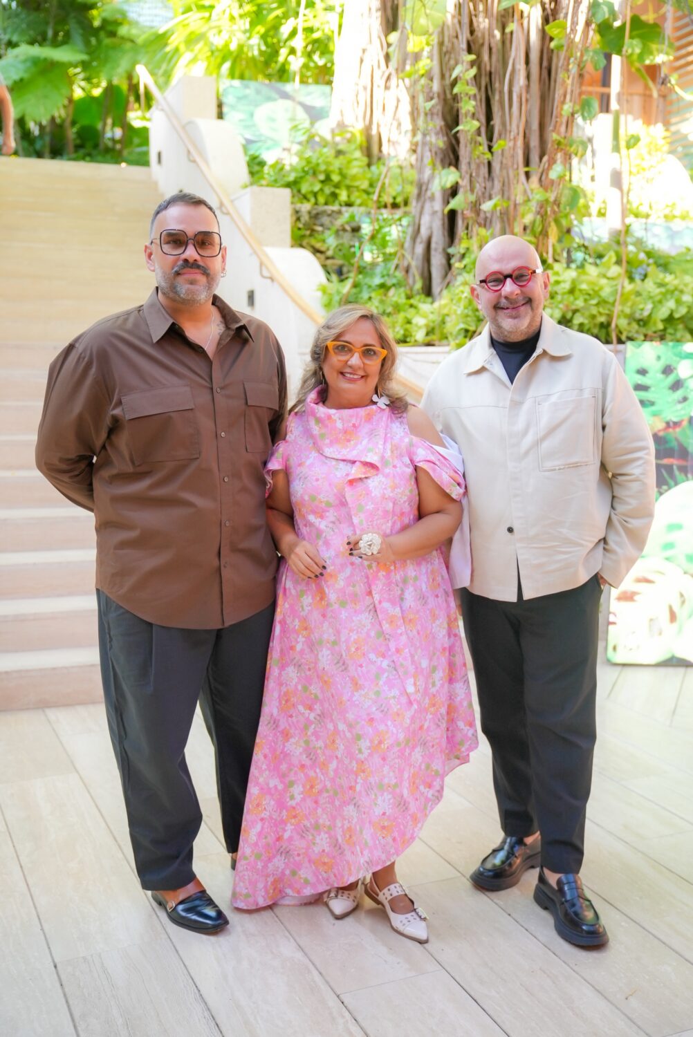 Casa de Moda JENNY POLANCO Presenta su Colección Primavera-Verano 2025 en un Desfile que Fusiona Elegancia y Aventura 10 2343 Joselo Franjul Anny Abate y Adolfo Lucero