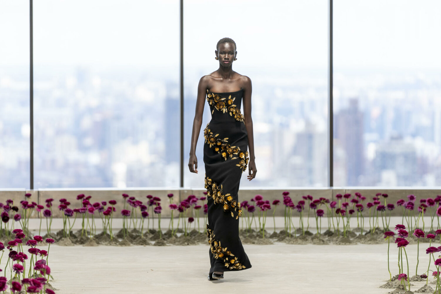 Carolina Herrera recrea un jardín de brillos y colores en la semana de moda de Nueva York 7 872c3d71dbf577129efbbb9ce1d9441d4b13a60ew