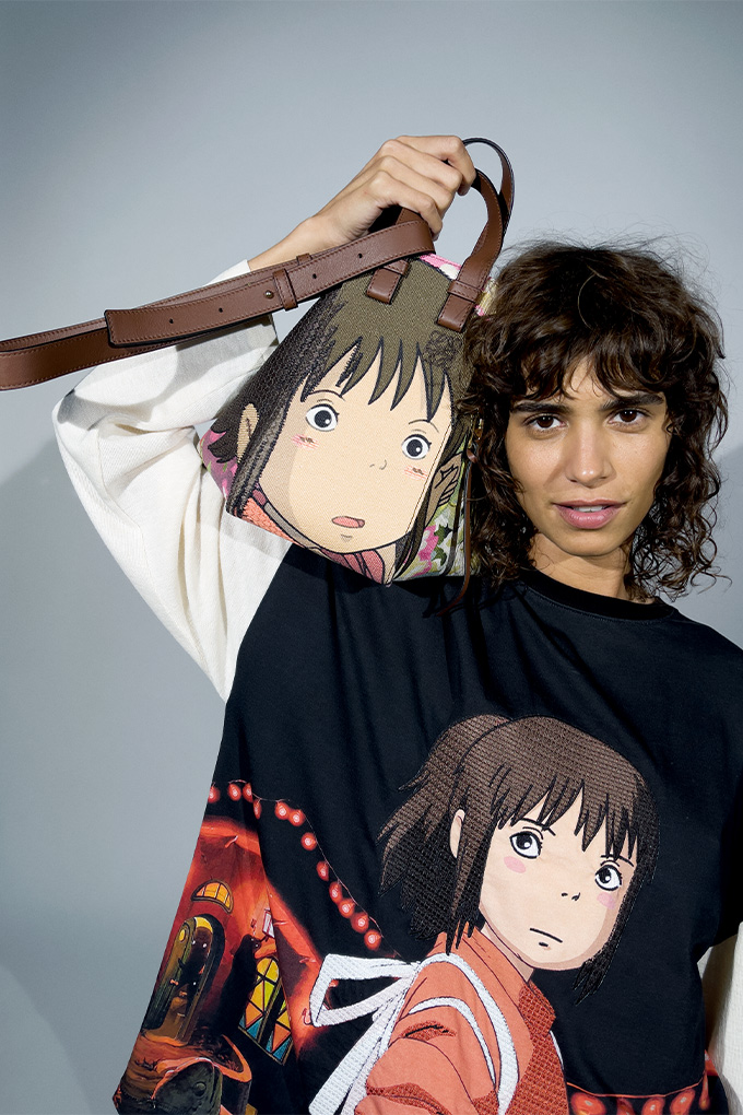 Anime y Moda: La fusión perfecta que está revolucionando el street style 8 Mobile banner image Loewe spirited away capsule