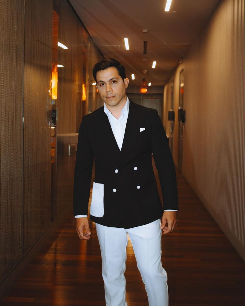 javier grullon web pandora 820x1024 1