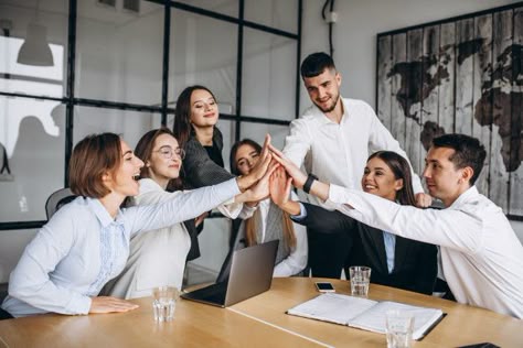 Cuando el silencio no es oro… ¿Cómo manejar una crisis mediática con respeto y elegancia? 6 Redes Sociales