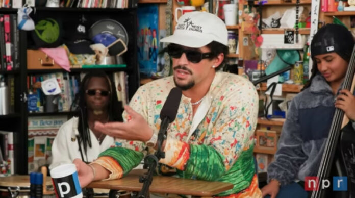 Bad Bunny presume de orgullo puertorriqueño en un concierto en el 'Tiny Desk'