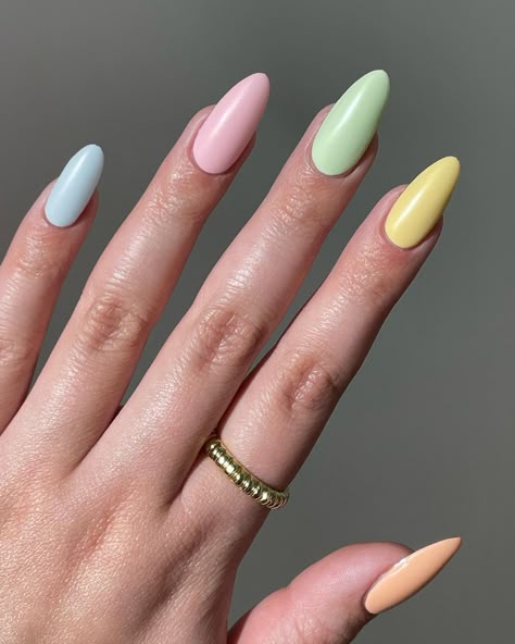 Diseños de uñas coloridos que todas las chicas vamos a querer probar esta primavera 2 6afb9692fcc9e196938f7b031afc4da2