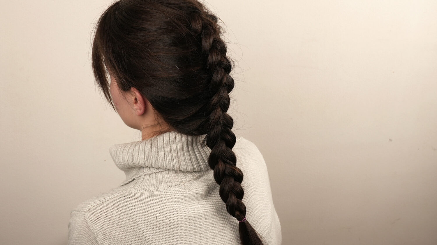 Las trenzas: el hit en esta época 7 Do a Reverse French Braid Step 6 Version 3