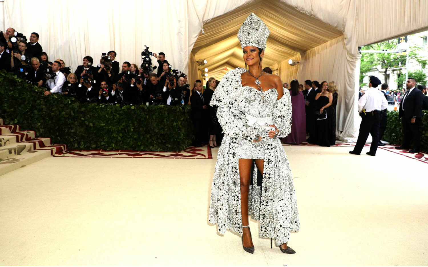 Met Gala 2025: la sastrería negra toma la alfombra roja 10 Feel Desain Met Gala 2018 01 1 1