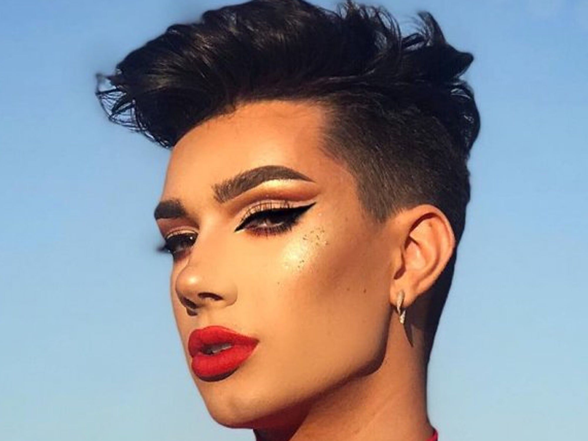Del éxito al silencio digital: ¿Qué pasó con estos 10 Influencers de belleza? 5 7dea8d7157c45e2f408baeef47bcb2e2
