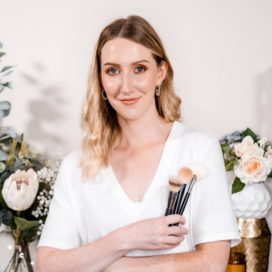 Del éxito al silencio digital: ¿Qué pasó con estos 10 Influencers de belleza? 12 Sharon Farrell