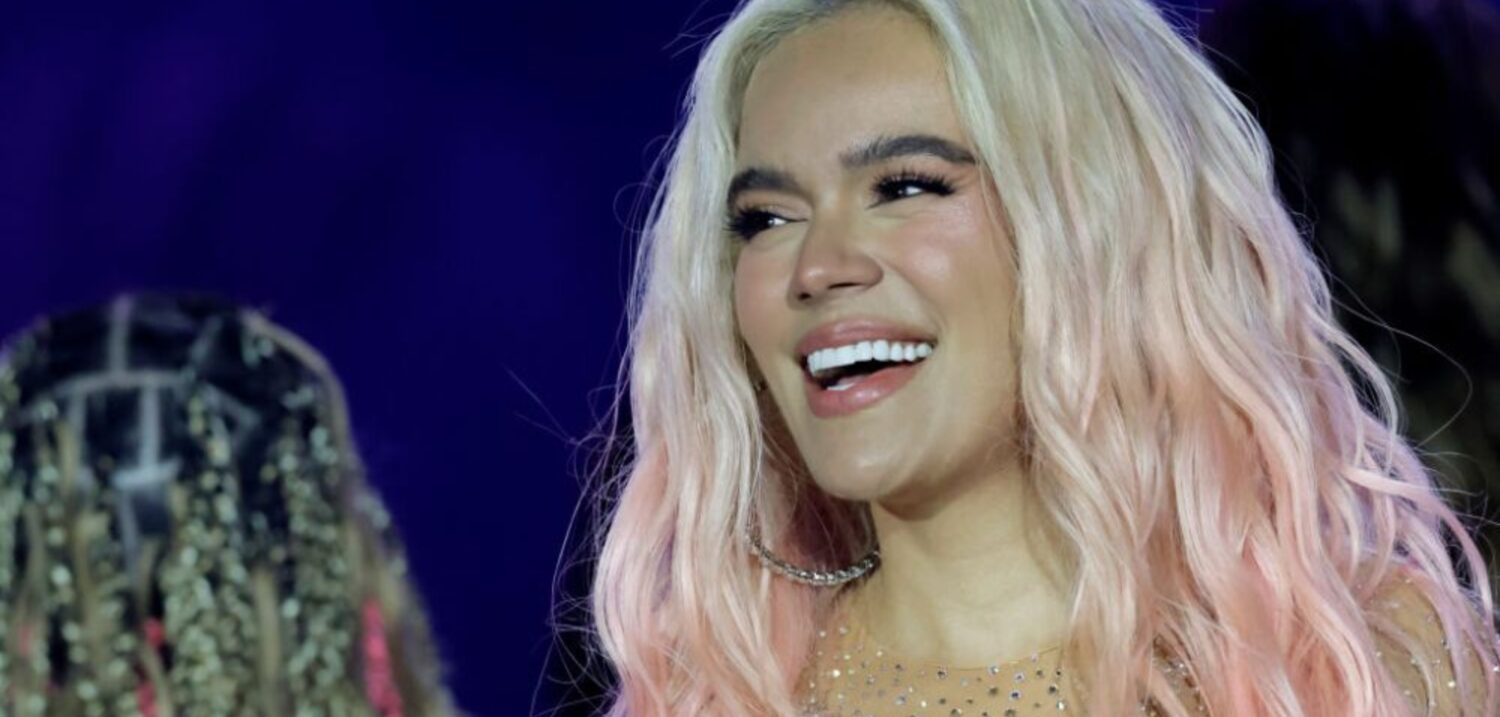 Karol G enciende el verano con "Tropicoqueta": su homenaje tropical al orgullo latino 2 karol g sonriendo imagen tomada noticias caracol 1695077280