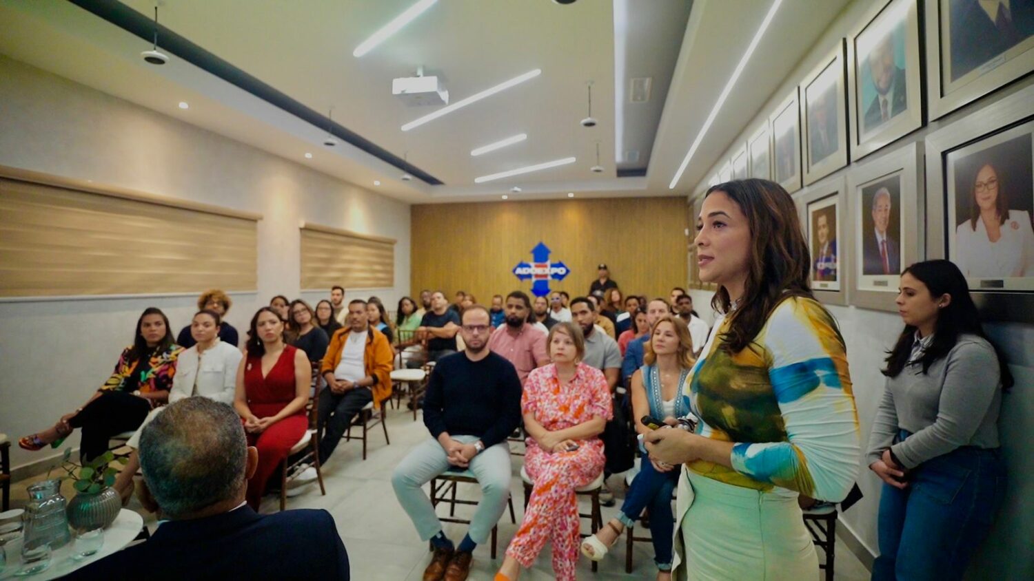 La Fundación La Oreja Media y ADOEXPO, realizaron con gran éxito el panel “Exportación musical y de servicios modernos” 1 02dd9488 349b 4422 8833 8d90c3054090