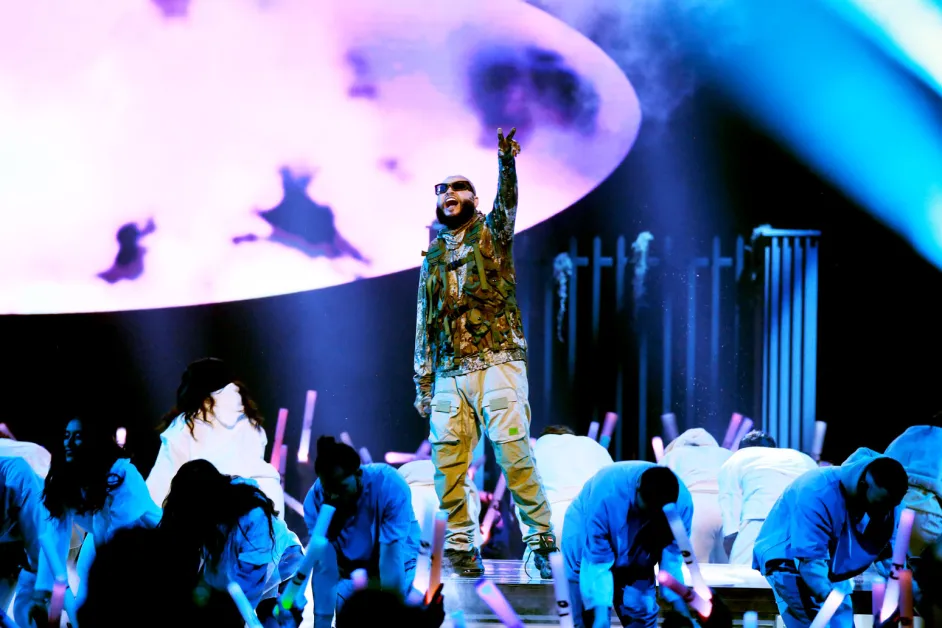 Bad Bunny y Danny Ocean lideran las nominaciones de Premios Juventud que serán en Panamá 1 Farruko en Premios Juventud