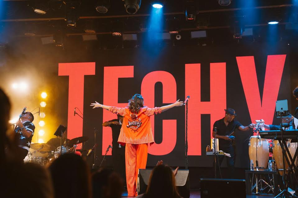 TECHY con función extra en Escenario 360 1 TECHY