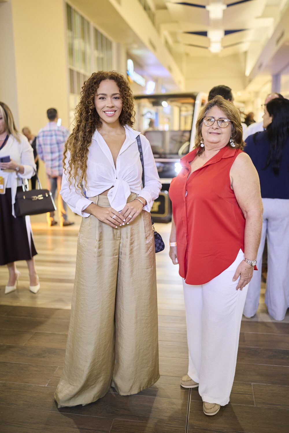 4 Erika Lane y Julia Maria Perez